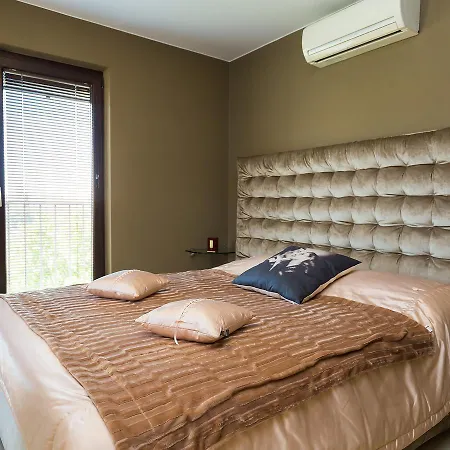 Apartment Residence Porec דירה *